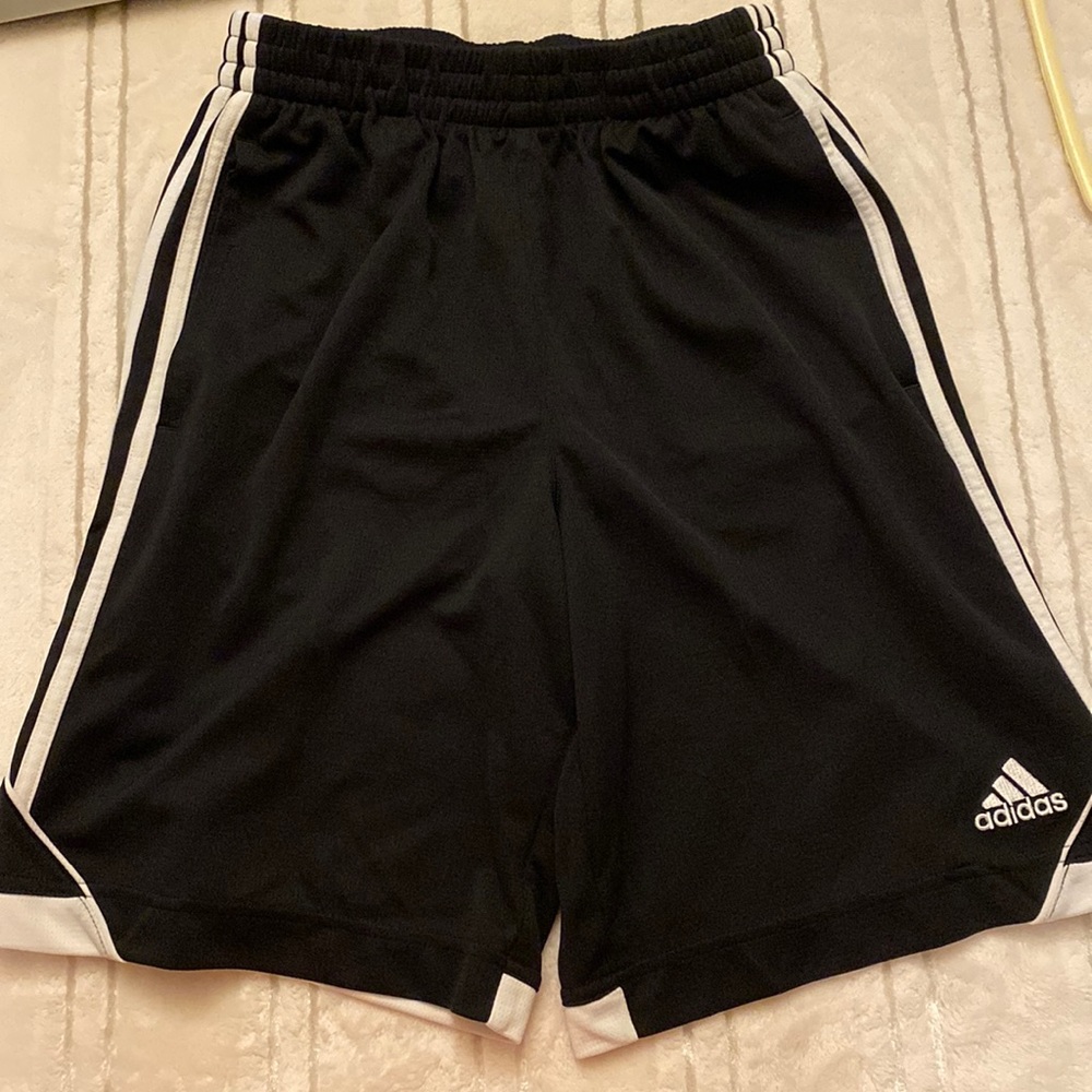 Boys Large Adidas shorts with pockets